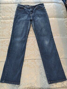 Levis 512 Perfectly Slimming straight leg blue jeans, EUC, size 28